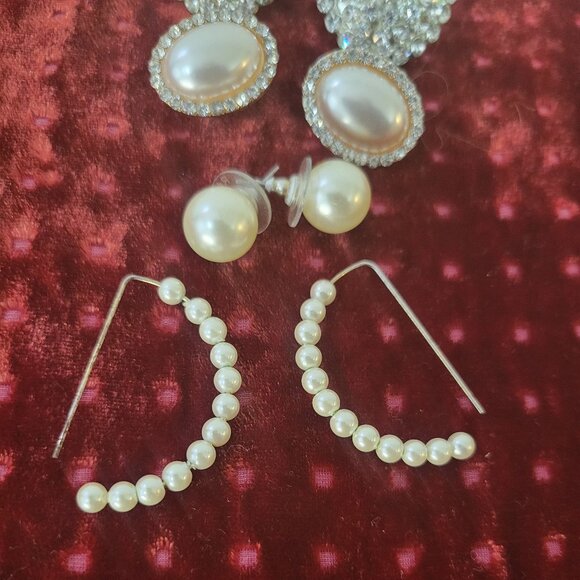 Stunning Variety of Pearl and Rhinestone Earrings 4 Pair - Picture 3 of 5